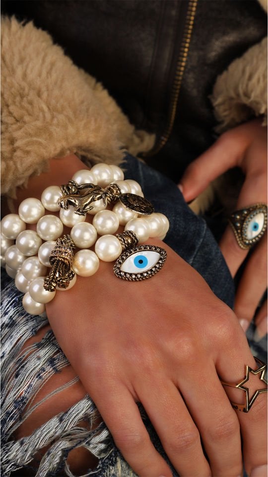 EYE MOTIF PEARL BRACELET